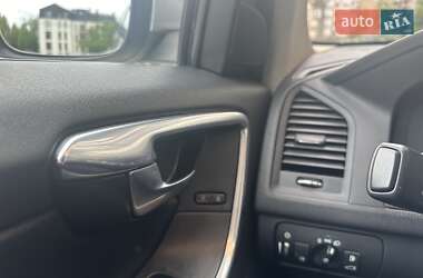 Внедорожник / Кроссовер Volvo XC60 2012 в 