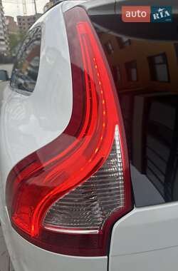 Внедорожник / Кроссовер Volvo XC60 2012 в 