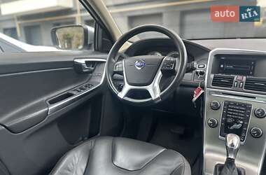 Внедорожник / Кроссовер Volvo XC60 2012 в 