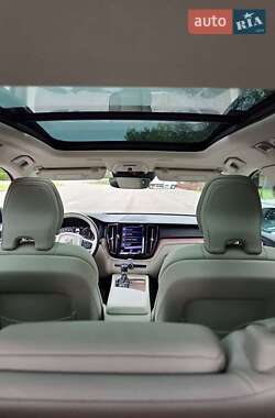 Позашляховик / Кросовер Volvo XC60 2020 в 