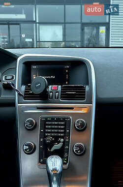 Внедорожник / Кроссовер Volvo XC60 2012 в 