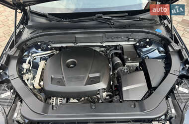 Внедорожник / Кроссовер Volvo XC60 2017 в 