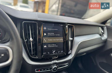 Внедорожник / Кроссовер Volvo XC60 2017 в 