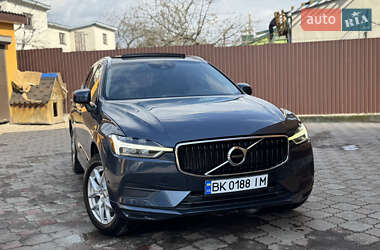 Внедорожник / Кроссовер Volvo XC60 2017 в 