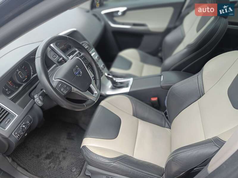 Внедорожник / Кроссовер Volvo XC60 2016 в Виннице