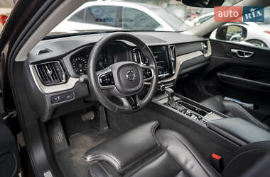 Позашляховик / Кросовер Volvo XC60 2018 в 