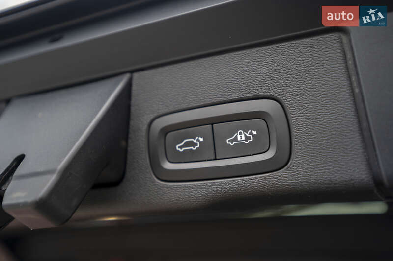 Внедорожник / Кроссовер Volvo XC60 2018 в Киеве фото 34 Внедорожник / Кроссовер Volvo XC60 2018 в Киеве