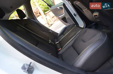 Внедорожник / Кроссовер Volvo XC60 2017 в 