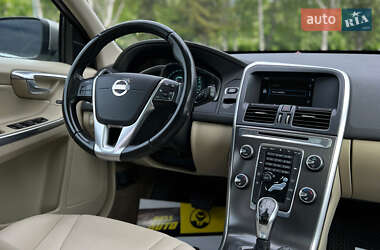 Позашляховик / Кросовер Volvo XC60 2014 в 