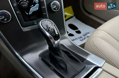 Позашляховик / Кросовер Volvo XC60 2014 в 