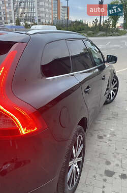 Внедорожник / Кроссовер Volvo XC60 2015 в 