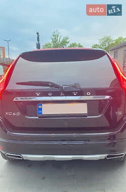 Внедорожник / Кроссовер Volvo XC60 2015 в 