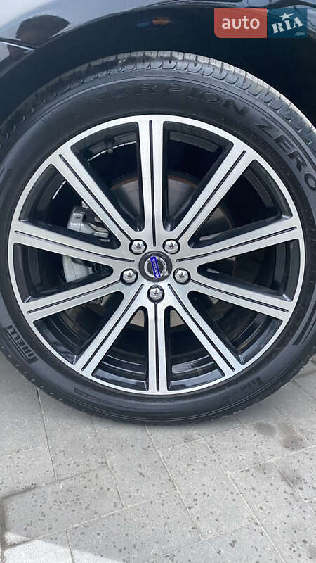 Внедорожник / Кроссовер Volvo XC60 2015 в Киеве