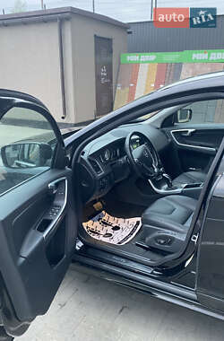Внедорожник / Кроссовер Volvo XC60 2015 в 