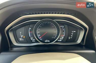 Внедорожник / Кроссовер Volvo XC60 2012 в 