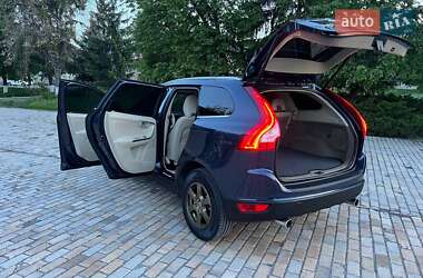 Позашляховик / Кросовер Volvo XC60 2012 в 