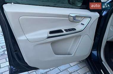 Позашляховик / Кросовер Volvo XC60 2012 в 
