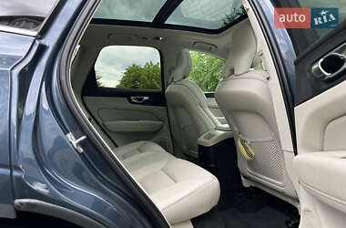 Внедорожник / Кроссовер Volvo XC60 2020 в 