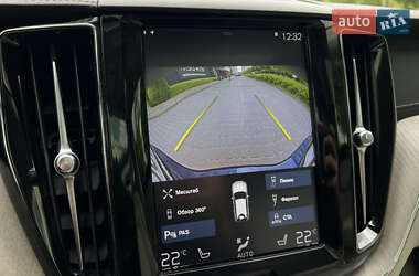 Внедорожник / Кроссовер Volvo XC60 2020 в 