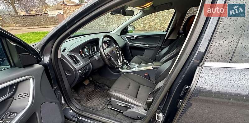 Внедорожник / Кроссовер Volvo XC60 2015 в Киеве