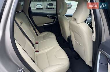 Позашляховик / Кросовер Volvo XC60 2016 в 