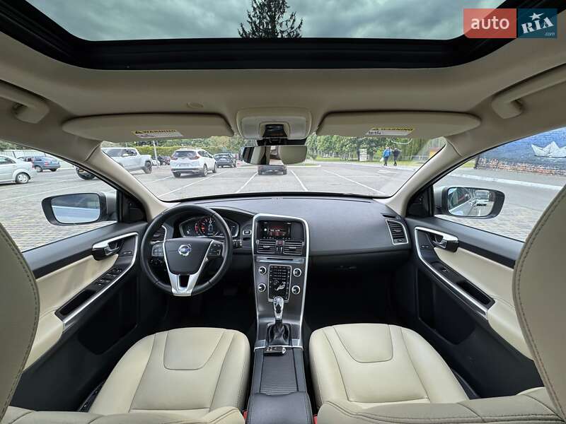 Позашляховик / Кросовер Volvo XC60 2016 в 