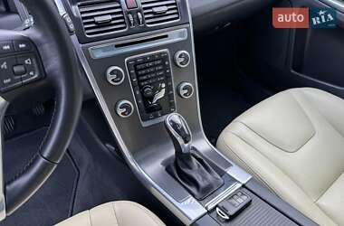 Позашляховик / Кросовер Volvo XC60 2016 в 