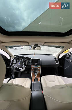 Внедорожник / Кроссовер Volvo XC60 2017 в 