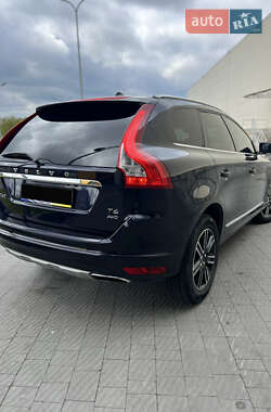 Внедорожник / Кроссовер Volvo XC60 2017 в 