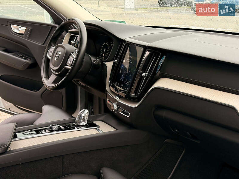 Внедорожник / Кроссовер Volvo XC60 2018 в Львове