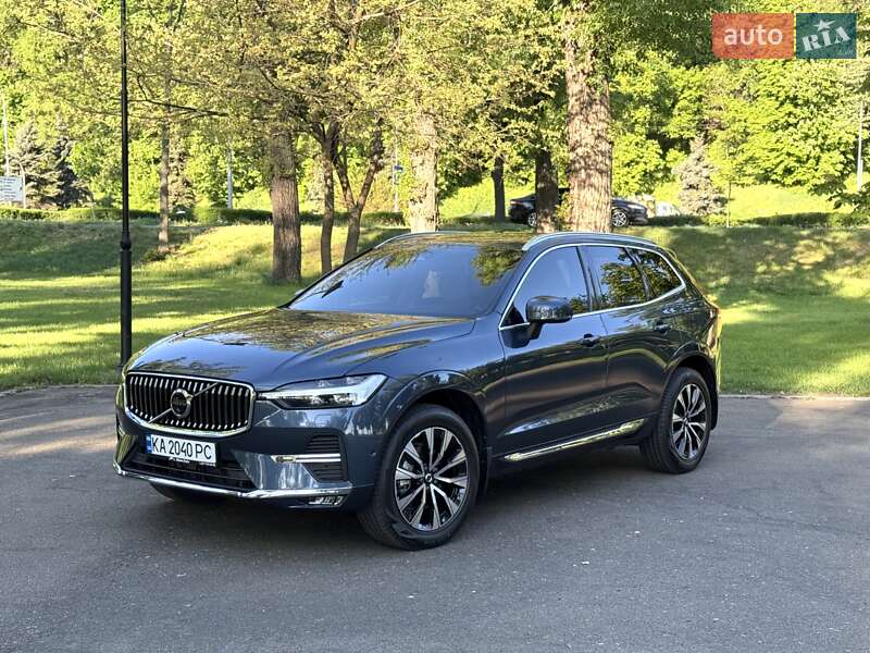 Внедорожник / Кроссовер Volvo XC60 2023 в 