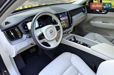 Внедорожник / Кроссовер Volvo XC60 2023 в 