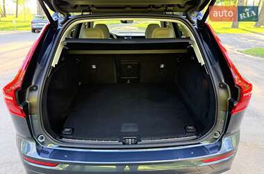Внедорожник / Кроссовер Volvo XC60 2023 в 