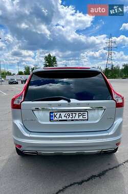 Позашляховик / Кросовер Volvo XC60 2016 в 