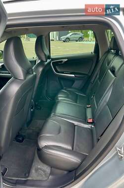Позашляховик / Кросовер Volvo XC60 2016 в 