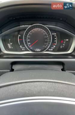 Позашляховик / Кросовер Volvo XC60 2016 в 