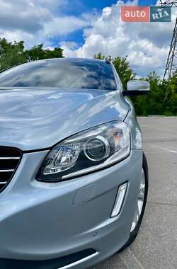 Позашляховик / Кросовер Volvo XC60 2016 в 