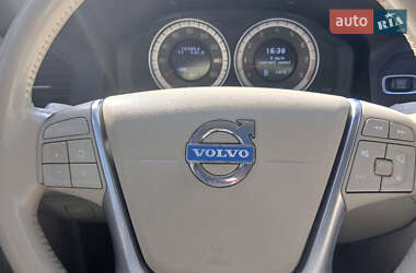 Позашляховик / Кросовер Volvo XC60 2012 в 