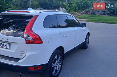 Позашляховик / Кросовер Volvo XC60 2012 в 