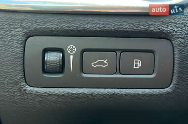 Внедорожник / Кроссовер Volvo XC60 2020 в 