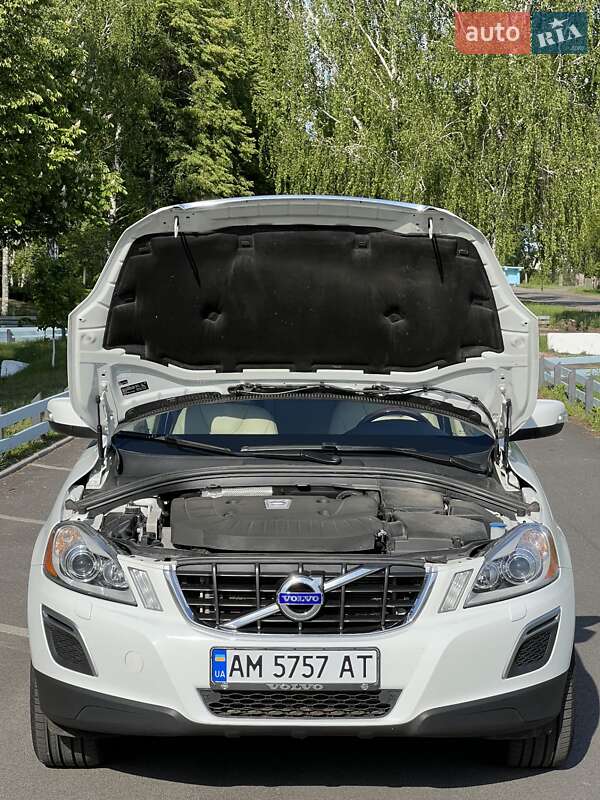 Позашляховик / Кросовер Volvo XC60 2013 в Малині