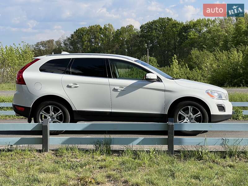 Позашляховик / Кросовер Volvo XC60 2013 в Малині