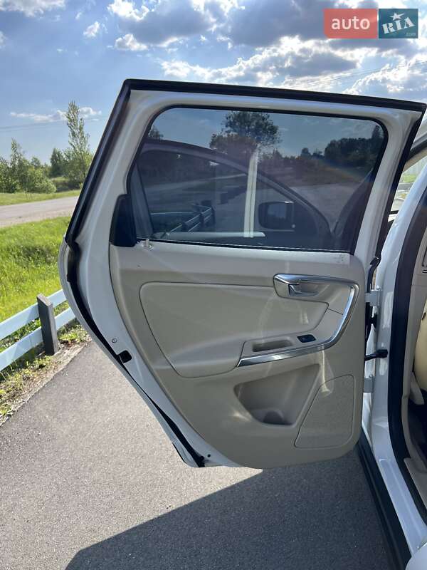 Позашляховик / Кросовер Volvo XC60 2013 в Малині