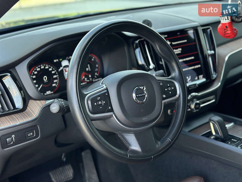 Позашляховик / Кросовер Volvo XC60 2021 в Дніпрі