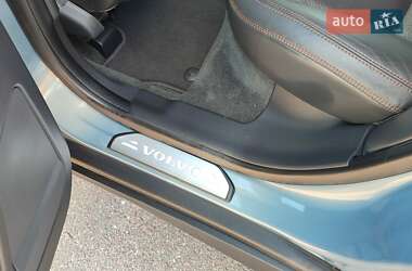 Внедорожник / Кроссовер Volvo XC60 2010 в 