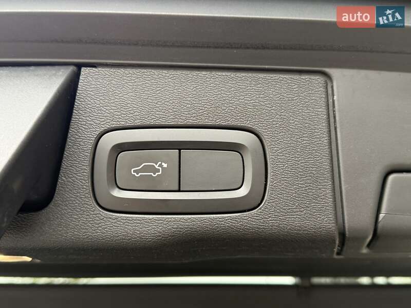 Внедорожник / Кроссовер Volvo XC60 2018 в Тернополе