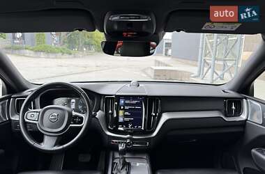 Внедорожник / Кроссовер Volvo XC60 2018 в 