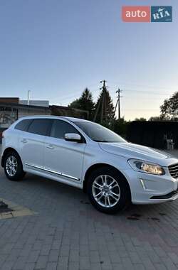 Позашляховик / Кросовер Volvo XC60 2015 в 