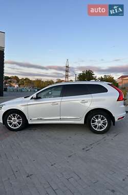 Позашляховик / Кросовер Volvo XC60 2015 в 