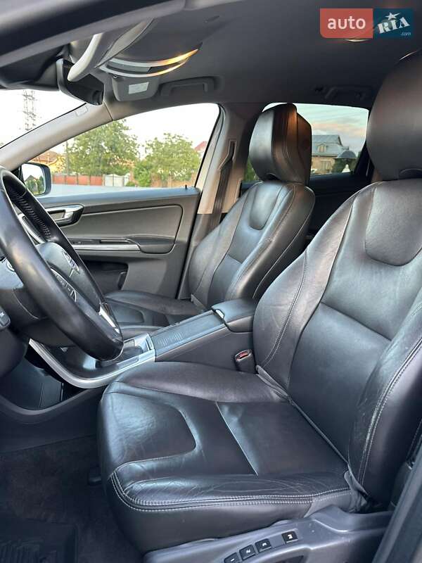 Позашляховик / Кросовер Volvo XC60 2015 в Городенці